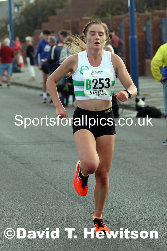 Senior womens 4 stage relay, 2021 Northern 6 and 4 Stage and Young Athletes Road Relays, Redcar. Photo: David T. Hewitson/Sports for All Pics